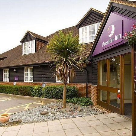 Premier Inn Woking West - A324 Buitenkant foto